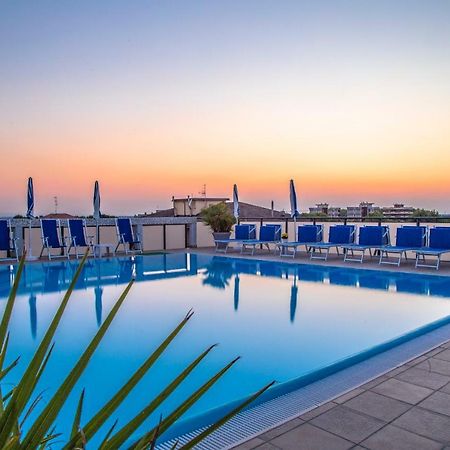 Renzo Hotel Cesena Bagian luar foto