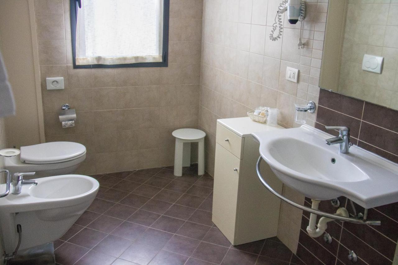 Renzo Hotel Cesena Bagian luar foto