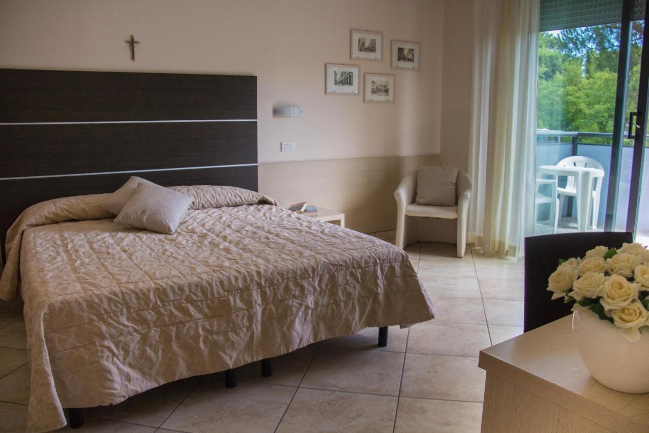 Renzo Hotel Cesena Bagian luar foto