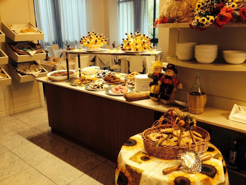 Renzo Hotel Cesena Bagian luar foto
