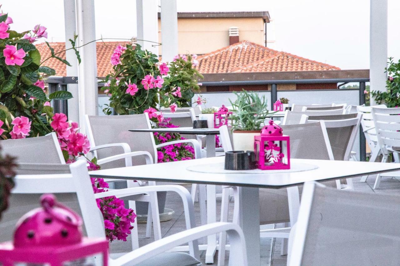 Renzo Hotel Cesena Bagian luar foto